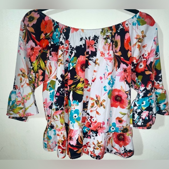 Peach Love California Floral Peplum Crop - Picture 6 of 6